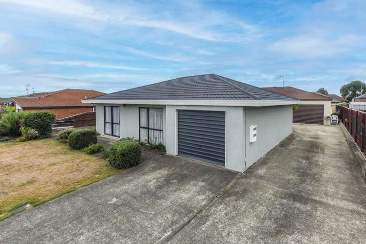 1/12 Stead Crescent Stoke_2