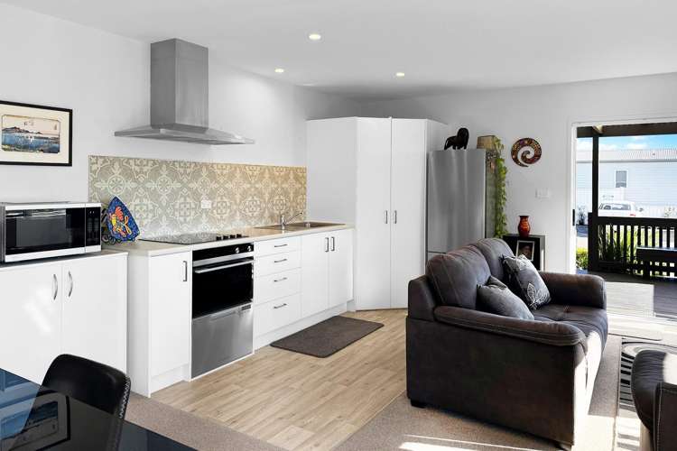 702/11 Kamahi Crescent_3