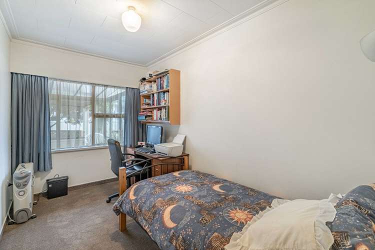 259 Queens Drive Windsor_17