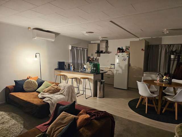 Charming 3BR Home in Flat Bush