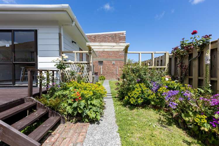 2/184 The Parade Island Bay_18