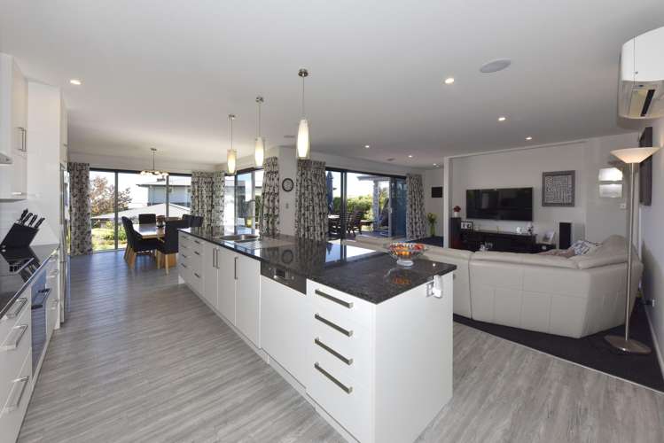 9 Kenmure Drive Huntsbury_2