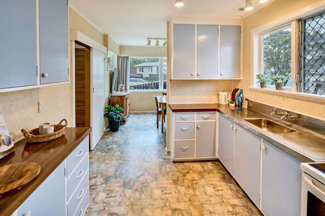 16 Clematis Grove Maungaraki_2