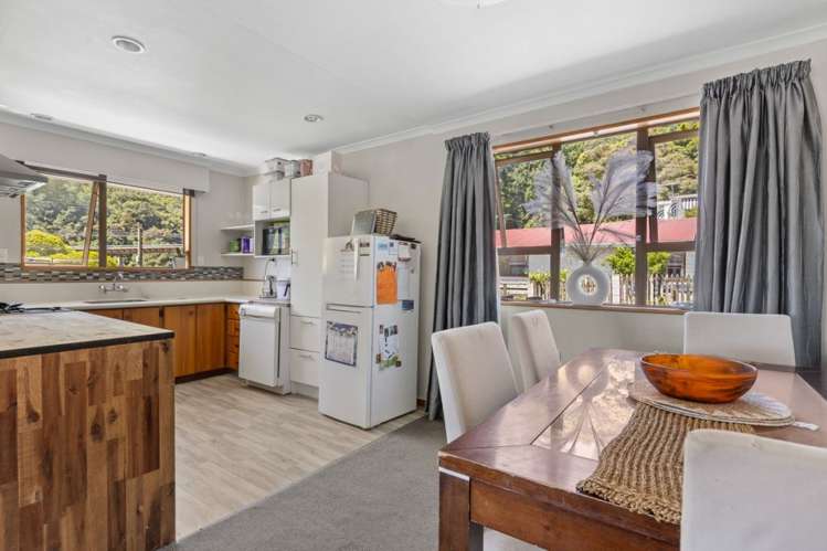 73 Devon Street Picton_5