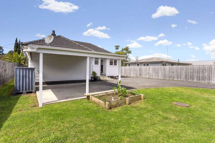 56 Kelwyn Road Kelston_22