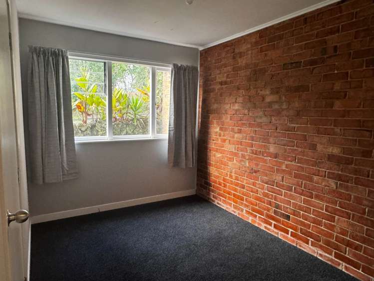 27 Highland Avenue Titirangi_10