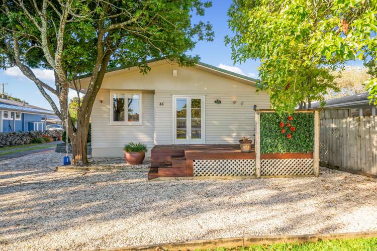 35 Muir Avenue Mangere Bridge_18