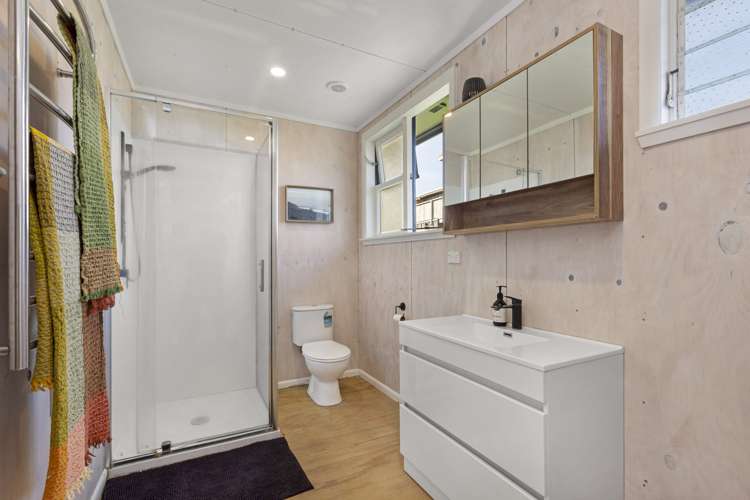 26 Smith Street Raglan_16