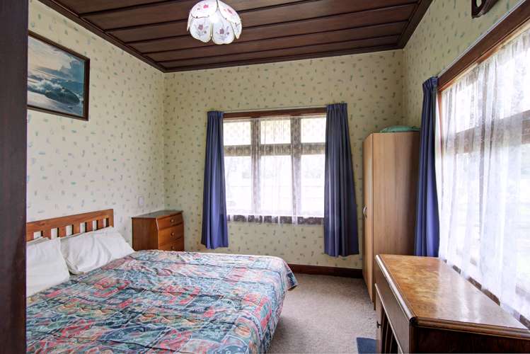 198 High Street South Carterton_9