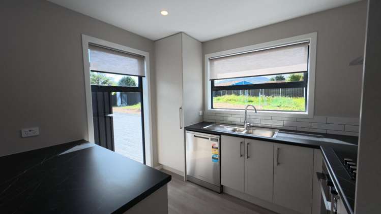 5/17 Simkin Street 11209_5