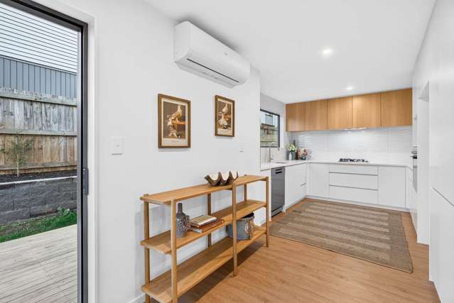 8 & 10 Bittern Place Henderson_2