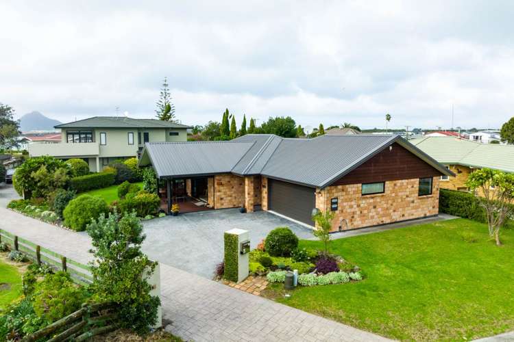 22 Paradise Point Place One Tree Point_1