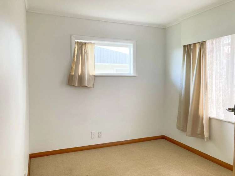 66 Roberts Road Te Atatu South_9