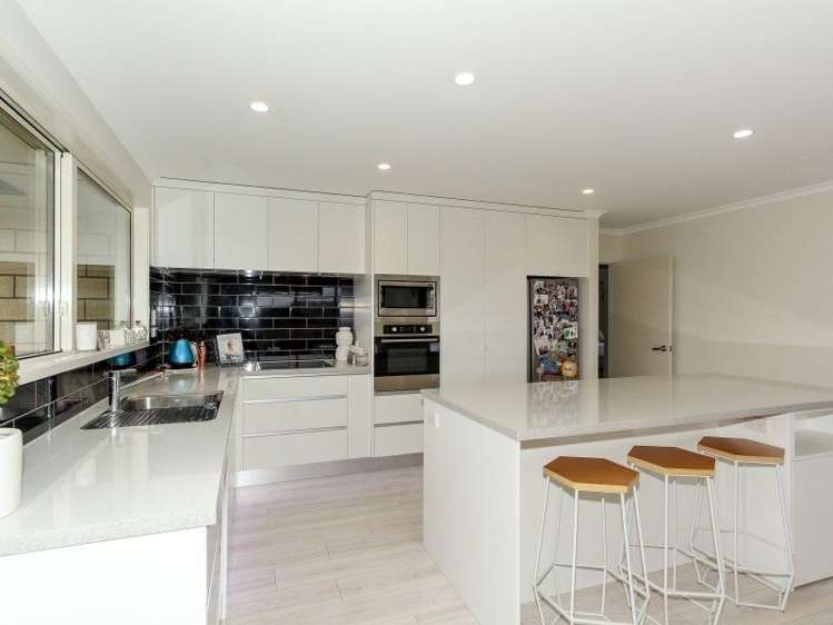 9 Honeyfield Drive Whalers Gate_18