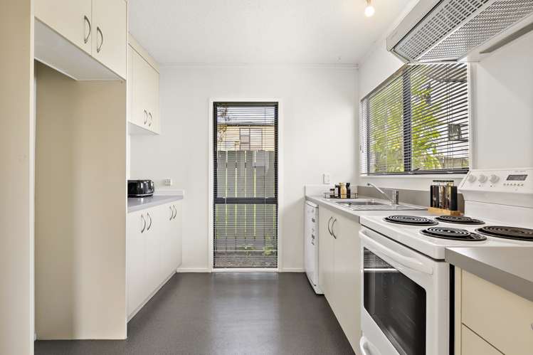 2/66a Birkdale Road Birkdale_6