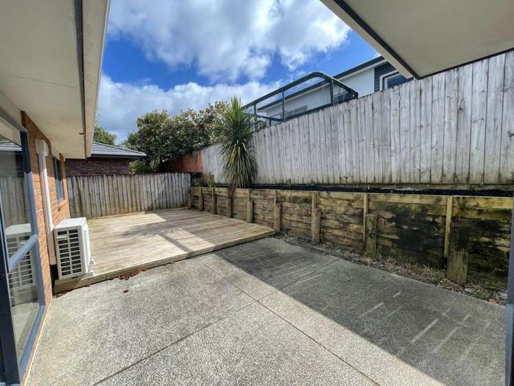 124a Brian Crescent Stanmore Bay_10