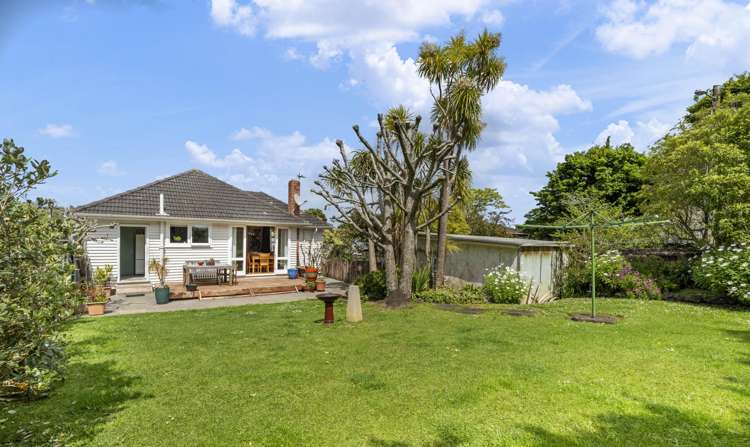 29 Weybridge Crescent_0