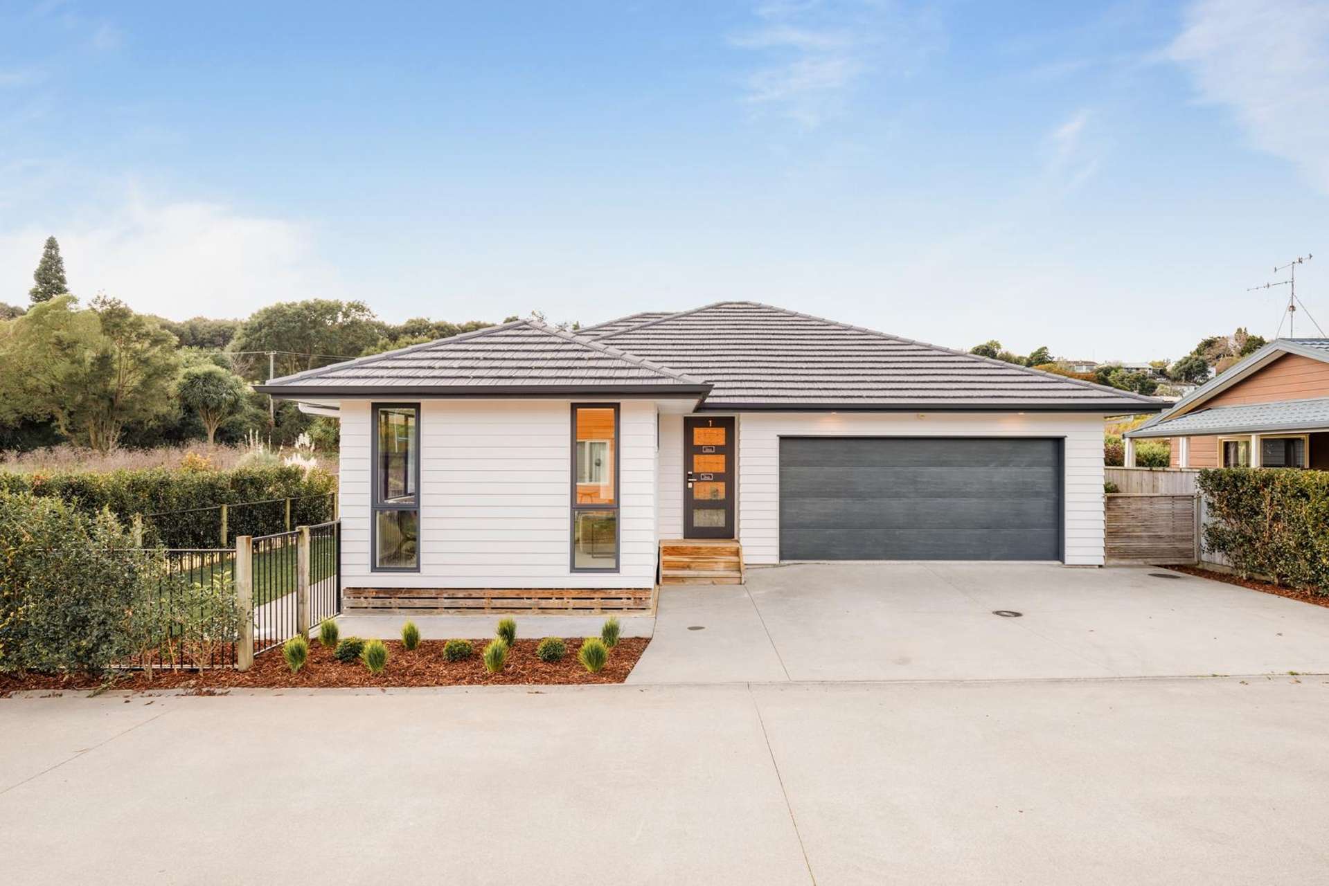 1 Pohutukawa Way Gate Pa_0