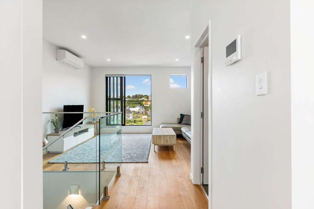 11/32 Karori Crescent_2