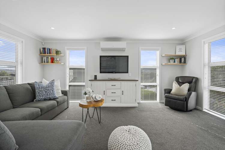 156 Endeavour Drive Whitby_10