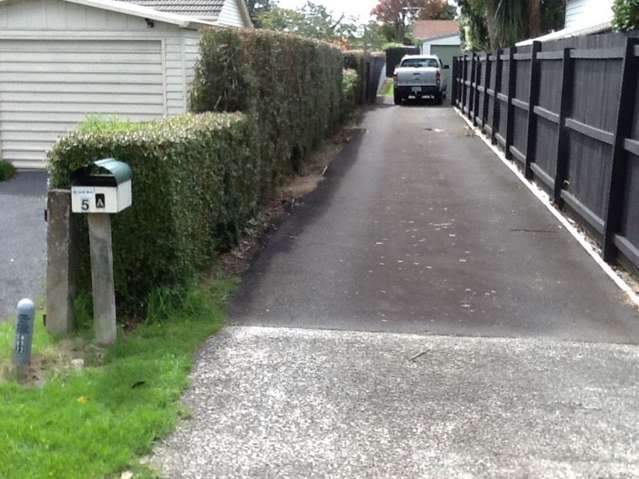 5a Clark Road Pahurehure_1