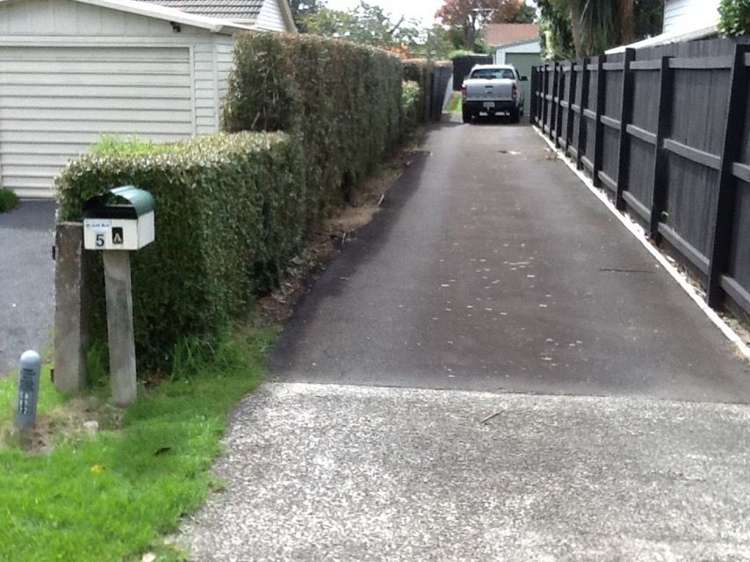 5a Clark Road Pahurehure_1