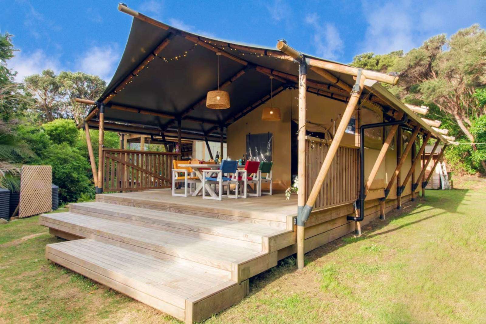 403 Shoal Bay Road – hero