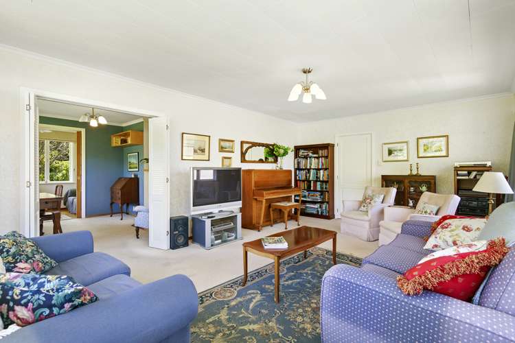 10 Holly Grove Maungaraki_9