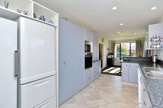 63 Trafford Street Harewood_3
