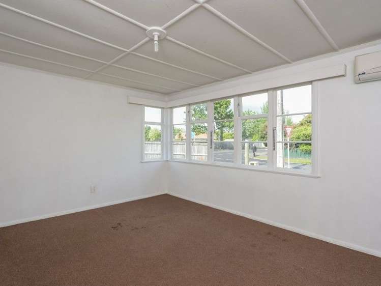 1 Pinfold Avenue Hamilton East_8