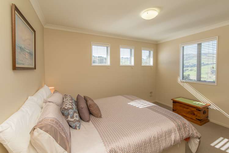 20 Ngaio Grove Robinsons Bay_12