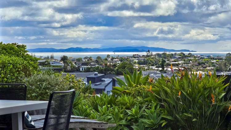 22 John Dee Crescent Red Beach_27