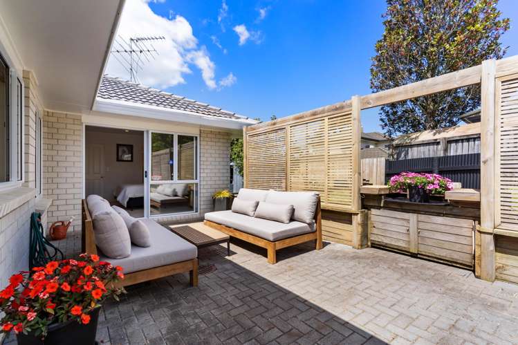5 Stewart Gibson Place Manurewa_12