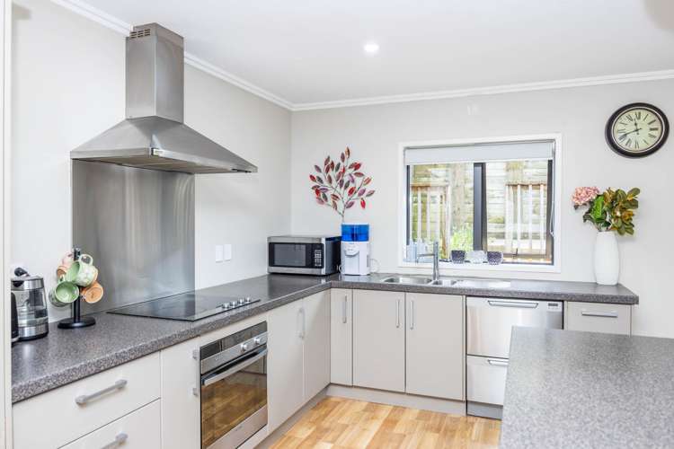 54 Farnborough Drive Nawton_10