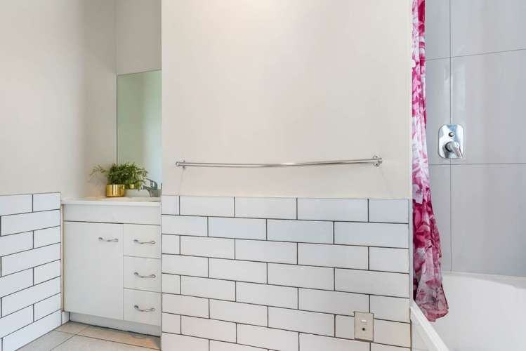 100 Chapel Road Flat Bush_16