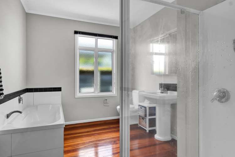 76 Paynters Avenue Strandon_14