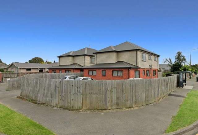 UPPER RICCARTON - STUDENT ACCOMMODATION 2027 - 6 BEDROOMS, 2 BATHROOMS