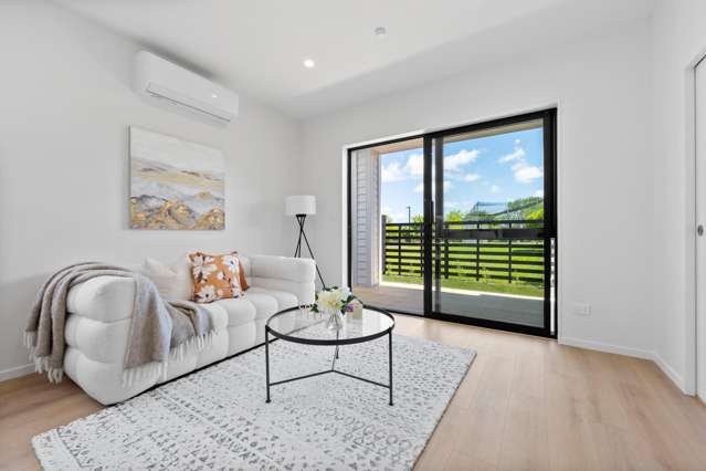 2/18 Albert Road Kelston_2