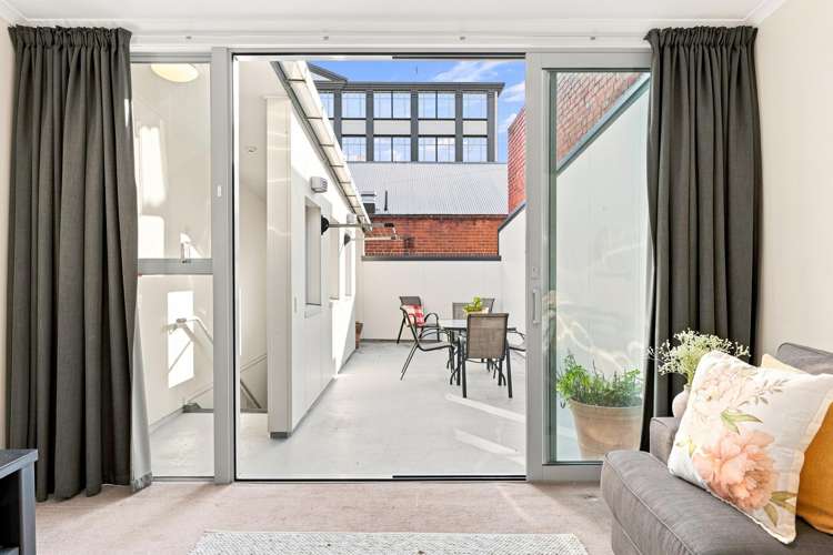 237C Moray Place Dunedin Central_17
