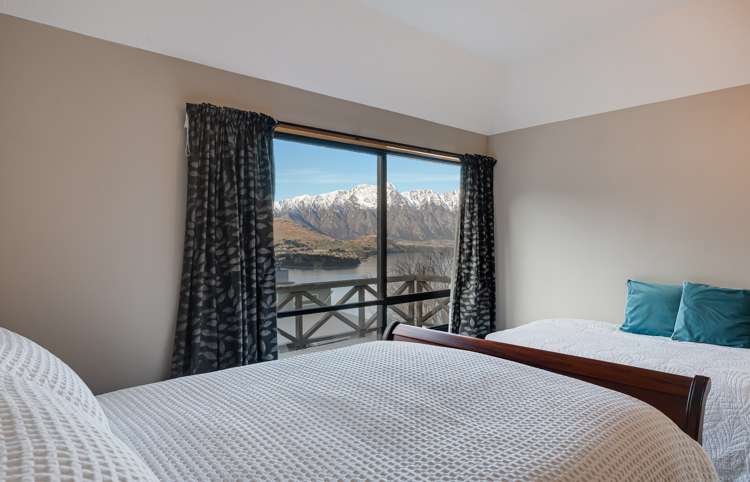 10 Lordens Place Fernhill/Sunshine Bay_11