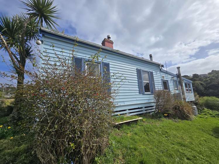 22 and 24 Main Road Stewart Island_12