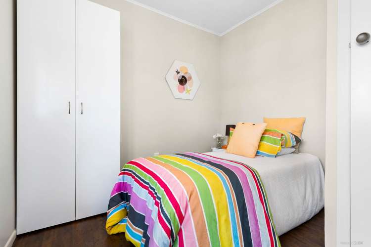 2/42 Pomaria Road Henderson_4