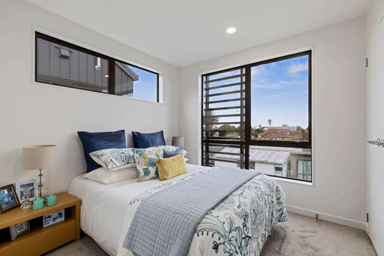 8/3 Beach Road Te Atatu Peninsula_11