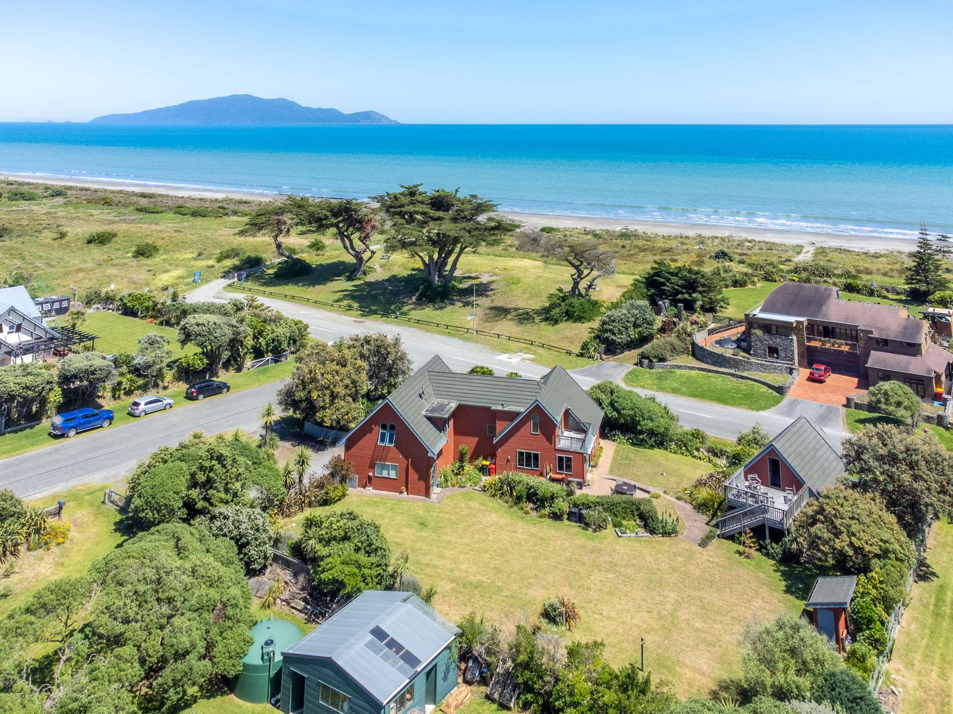 2 Kitchener Street Te Horo Beach_0