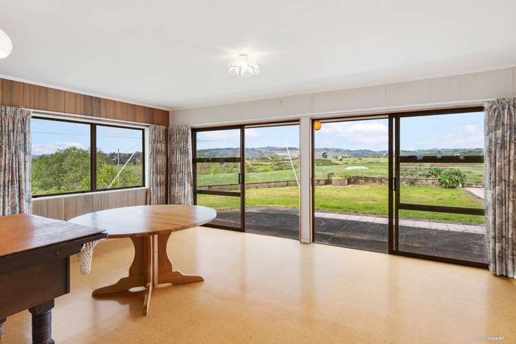 744 Runciman Road Runciman_11