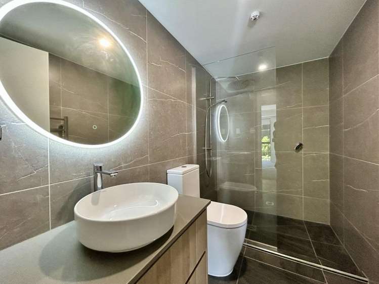 10/64 (64c) Coronation Road 1712_9