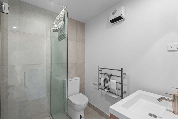 8/13 Donald Place Merivale_7