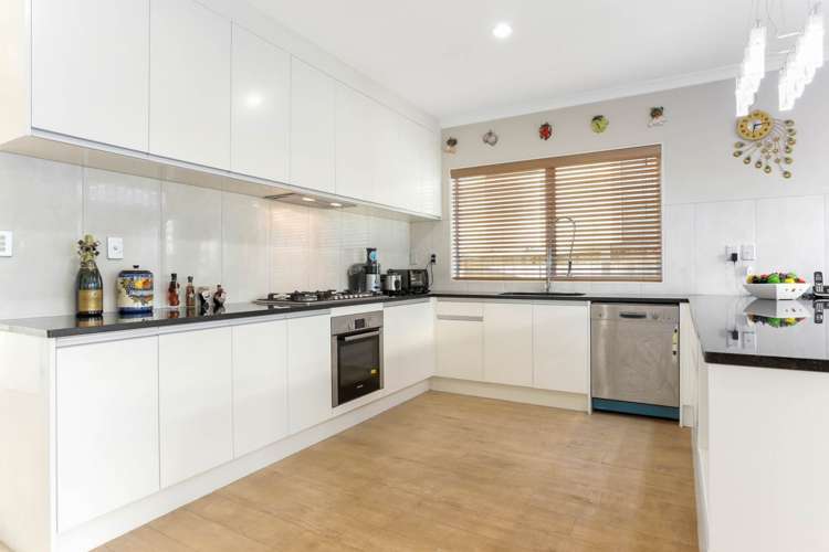 8 Palazzo Close Flat Bush_5