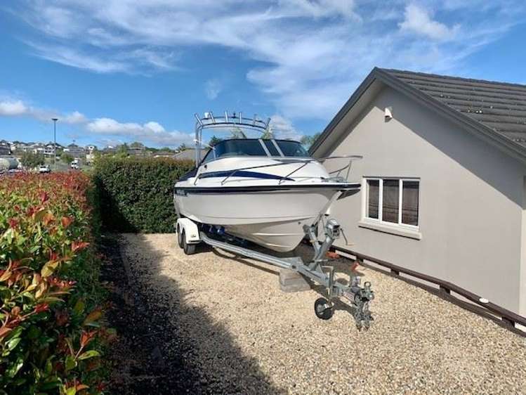 62 Intrepid Crescent Beachlands_24