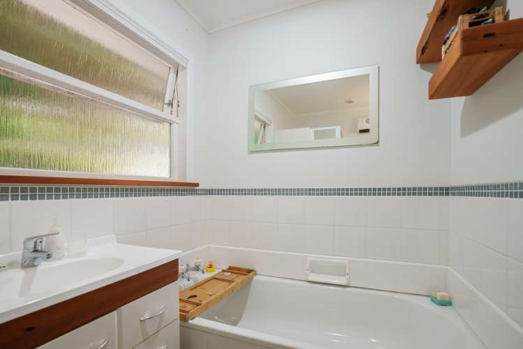 10 Haven Grove Naenae_27